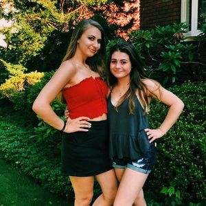 Meet your Posher, Claudia